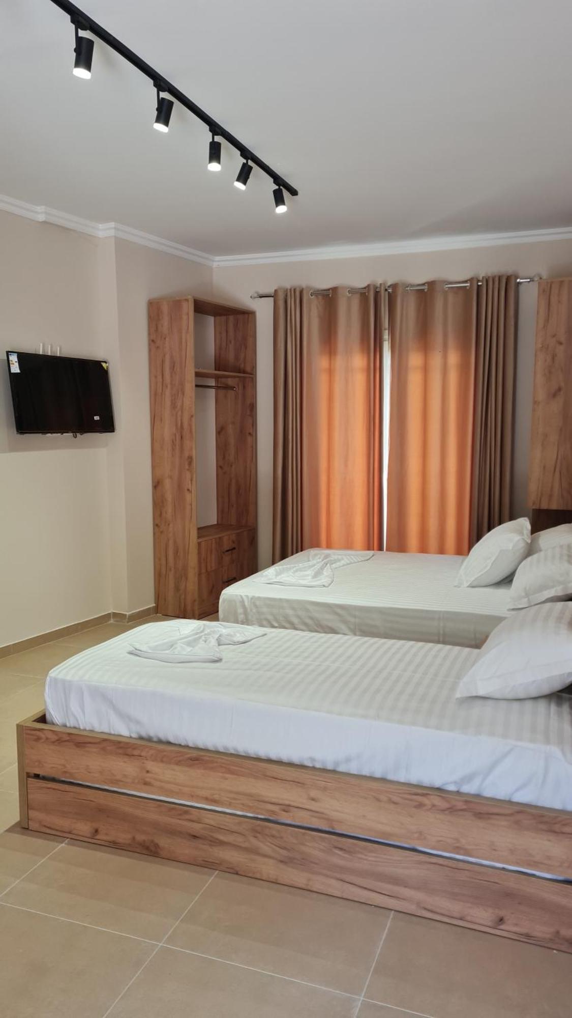 Sol Apartments Gjiri Lalzit Durrës Esterno foto
