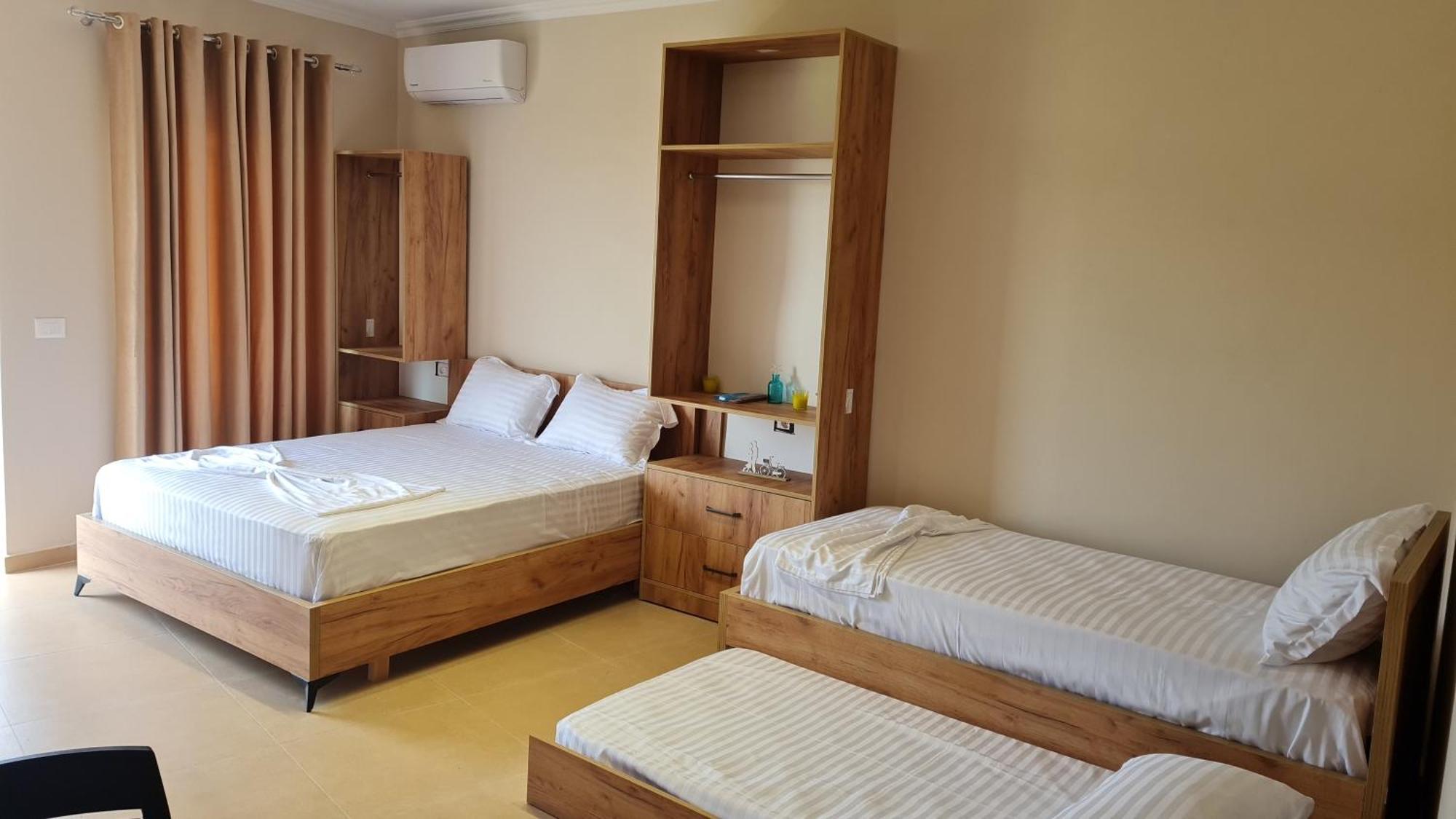 Sol Apartments Gjiri Lalzit Durrës Esterno foto