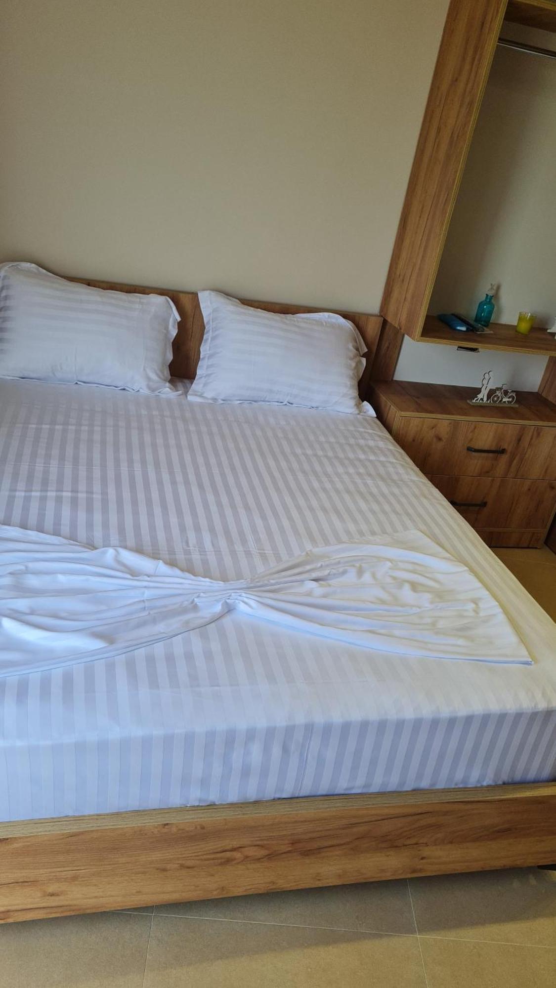 Sol Apartments Gjiri Lalzit Durrës Esterno foto