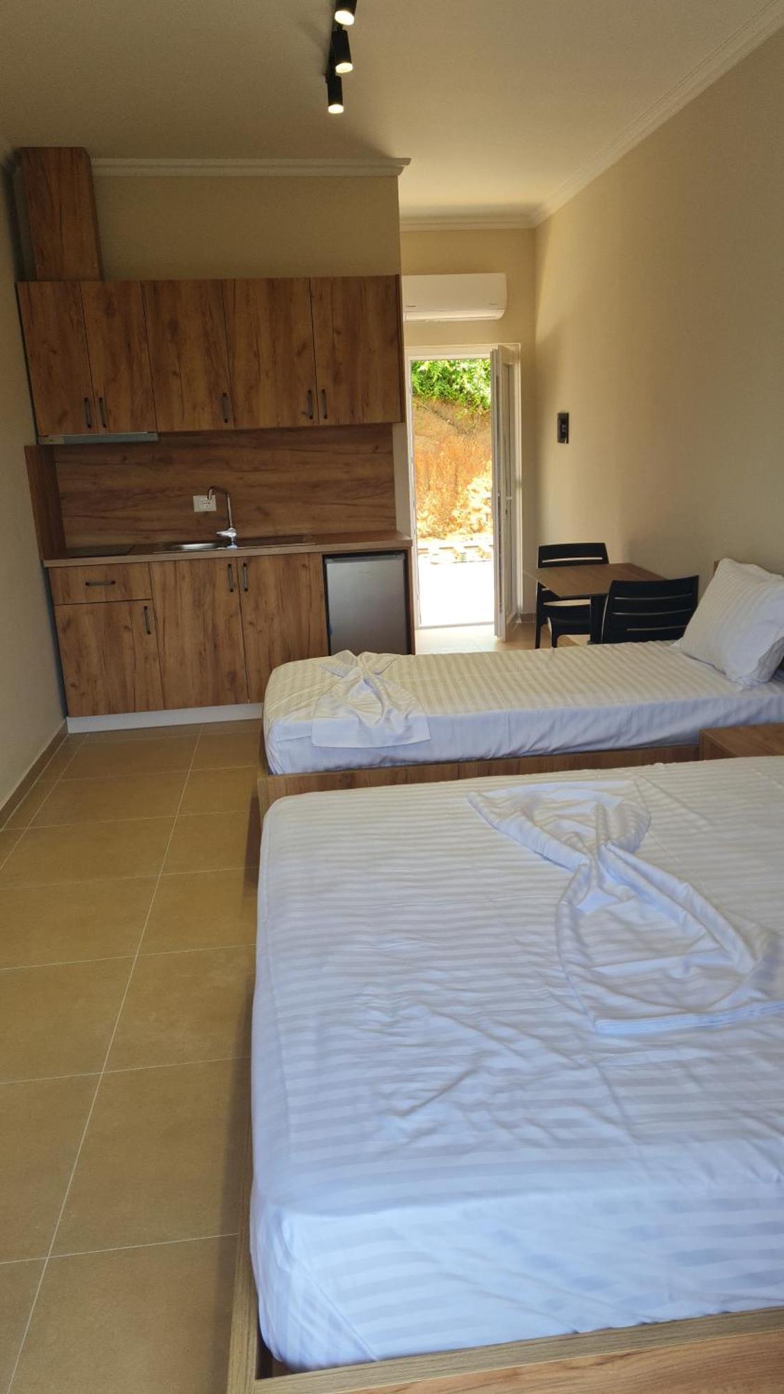 Sol Apartments Gjiri Lalzit Durrës Esterno foto